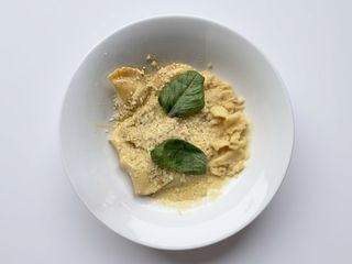 Равіолі з томленою телятиною (220г)