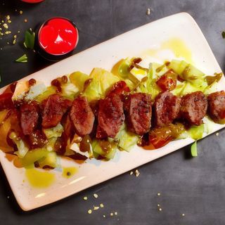 Теплий салат з телятиною (280г)