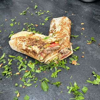 Рвана свинина в тортильї