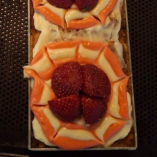 Сінабон Полуничний