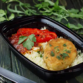 Рис з овочами і котлетою курячою, ТМ Вепр (300г) 