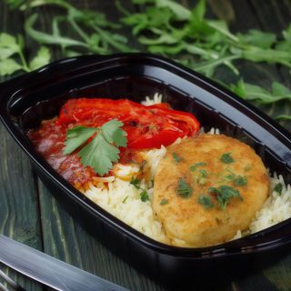 Рис з овочами і котлетою курячою, ТМ Вепр (300г) 