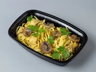 Спагетті з грибним соусом та курятиною, ТМ Вепр (390г) 