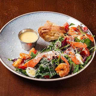Цезар з креветками та лососем ГравЛакс