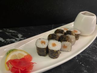 Макі Лосось (110г)