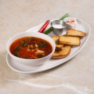 Борщ з запеченою грудинкою, гніченою грушею (400 г )