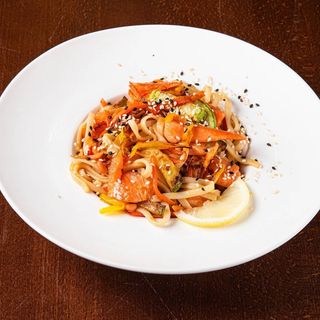 Лапша удон з лососем (250 г)