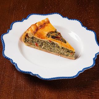 Пиріг зі шпинатом та овочами за 130 г