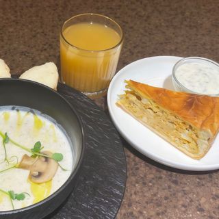 Обід з Крем-супом 