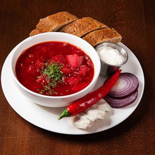 Борщ з запеченою грудинкою, гніченою грушею (400 г )