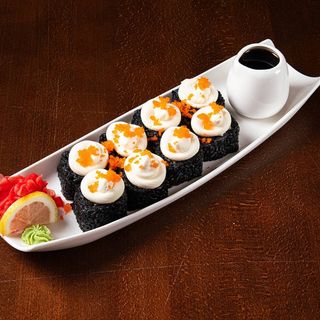 Чорний рол з хрусткою креветкою (330 г)