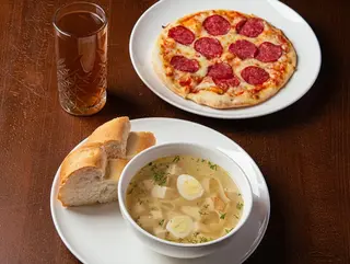 Обід з Бульйоном