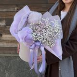 Композиція з іграшкою та гіпсофілою в тубусі