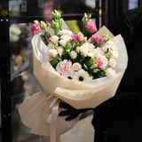 Міксований букет в біло-рожевих кольорах