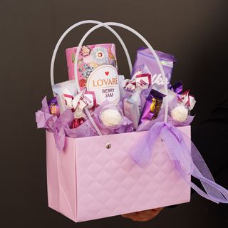 Сумочка з солодощами у фіолетовому кольорі з чаєм