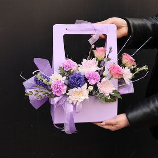 Сумочка квадратна з високою ручкою у фіолетових тонах 