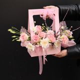 Сумочка в рожевих кольорах з квадратною ручкою