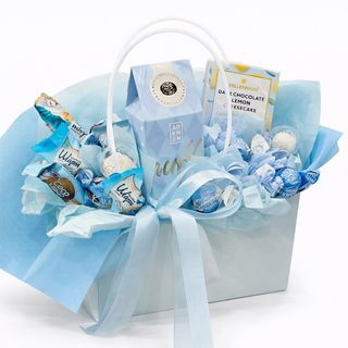 Сумочка із солодощами у блакитних відтінках