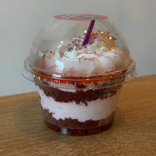 Трайфл "Полуничний оксамит"