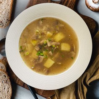 Грибна юшка (500 мл)/круасан чотири сира