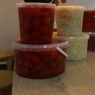 Помідори кисло-солодкі (1 кг)