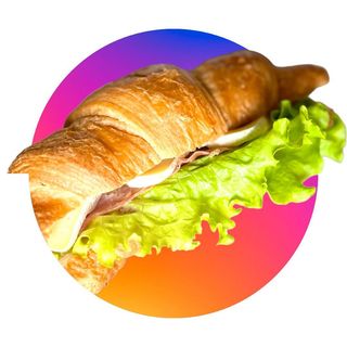 Круасан з курячою грудинкою, свіжим огірком та сиром (150 гр)