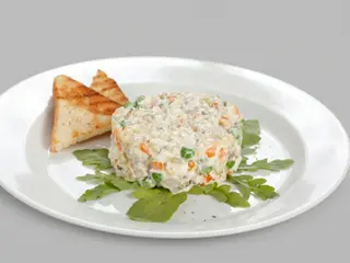 Салат Олів'є стандарт (300г)