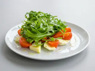 Салат з руколою і сиром Фета стандарт (230г)
