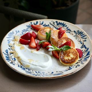 Сирники з полуницею