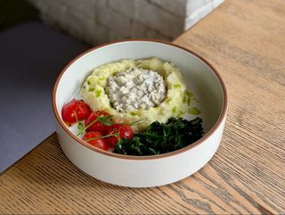 Картопляне пюре з білими грибами та капустою