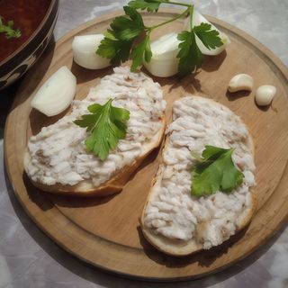 Сало з часником