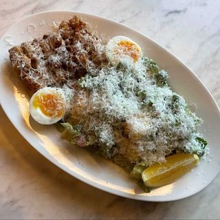 ЦЕЗАР З КРІСПІ КУРКОЮ (350г)