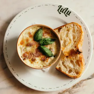 КУРКА З ЛИСИЧКАМИ У ВЕРШКОВОМУ СОУСІ