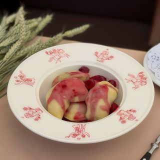 Вареники парові з вишнею  ( можливе пападання кісточки )