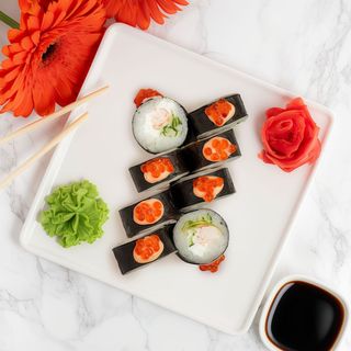 Гострий рол з креветкою та ікрою (270 г)