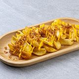 Картопляні діпи із сирним соусом