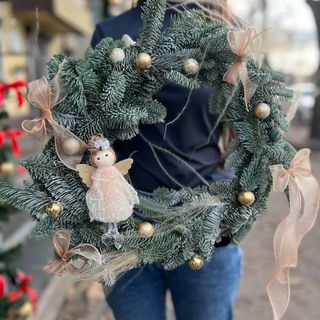 Святковий вінок з янголом