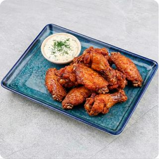 Курячі крильця з часниковим соусом (225/50г)