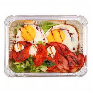 Яєчня з беконом (240г)