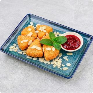 Камамбер фрі з журавлинним соусом (150/30 г)