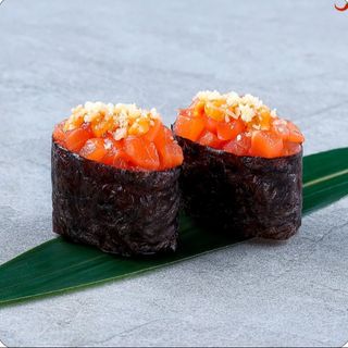 Спайс суші з лососем (2 шт)