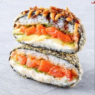 Суші-бургер з лососем кімчі (385г)