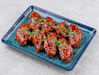 Крила в соусі унагі (185г)