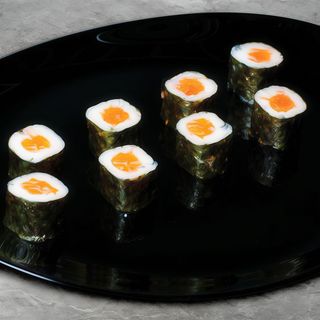 Макі рол з лососем (110/60г)