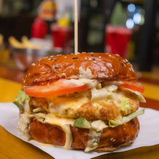 Бургер Alabama з гарніром (390/230г)