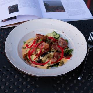 Теплий салат з баклажанами та цукіні (300г)