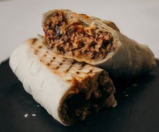 Лахмаджун із телятиною меню (500г)