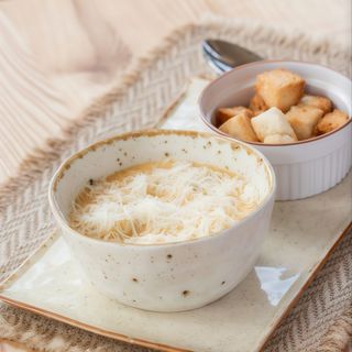 Сирний крем-суп з пельменями за маминим рецептом