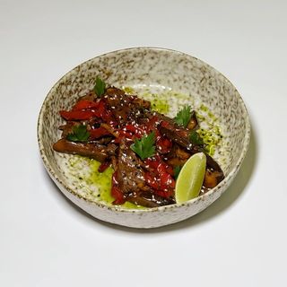 Телятина з баклажанами (210г)