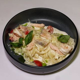 Лаймове спагетті з лососем та креветкою (300гр.)